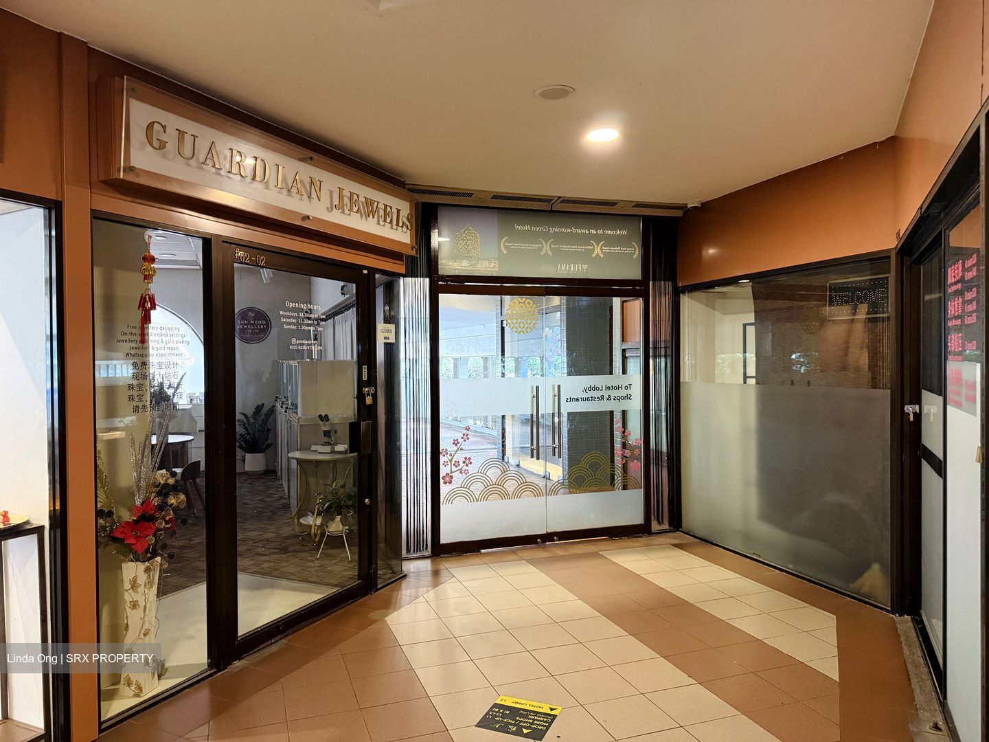 Furama City Centre Singapore (D1), Retail #592466231